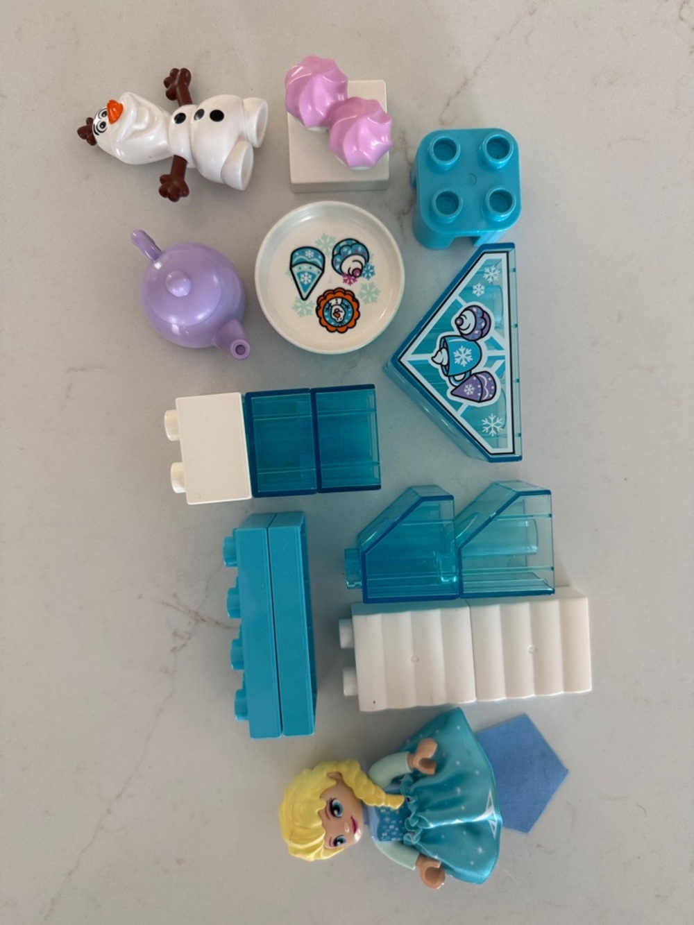 LEGO Duplo 10920 Elsa and Olaf’s Tea Party - Picture 7 of 8